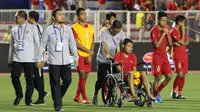 Gelandang Timnas Indonesia U-22, Evan Dimas, tampak kecewa usai dikalahkan Vietnam U-22 pada laga final SEA Games 2019 di Stadion Rizal Memorial, Manila, Selasa (10/12). Indonesia kalah 0-3 dari Vietnam. (Bola.com/M Iqbal Ichsan)