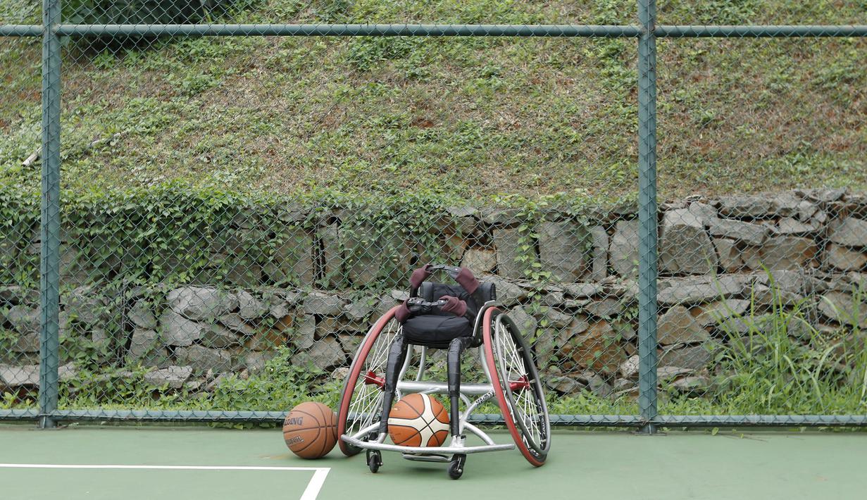 Enam kali operasi sudah dijalani Donald untuk menyembuhkan cedera ligamen yang dideritanya. Namun sayang semua operasi tersebut berjalan negatif. (Bola.com/M Iqbal Ichsan)