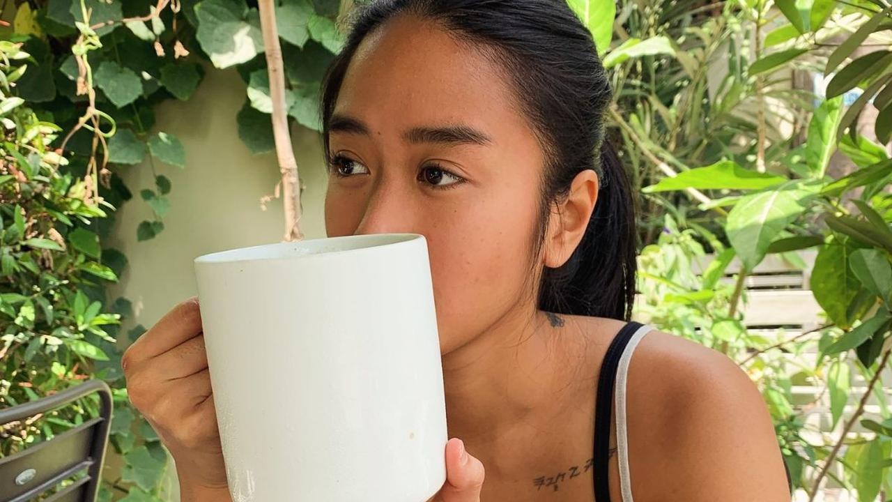 Chef Renatta juga sempat menjawab pertanyaan netizen soal ukuran cangkir untuk ngopi yang 'tidak biasa'.&nbsp;
