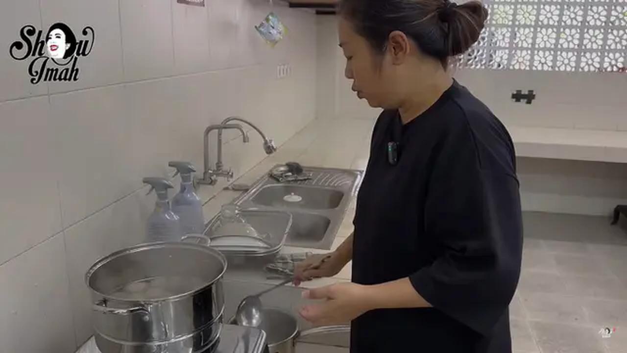 Potret Dapur Sederhana di Rumah Soimah