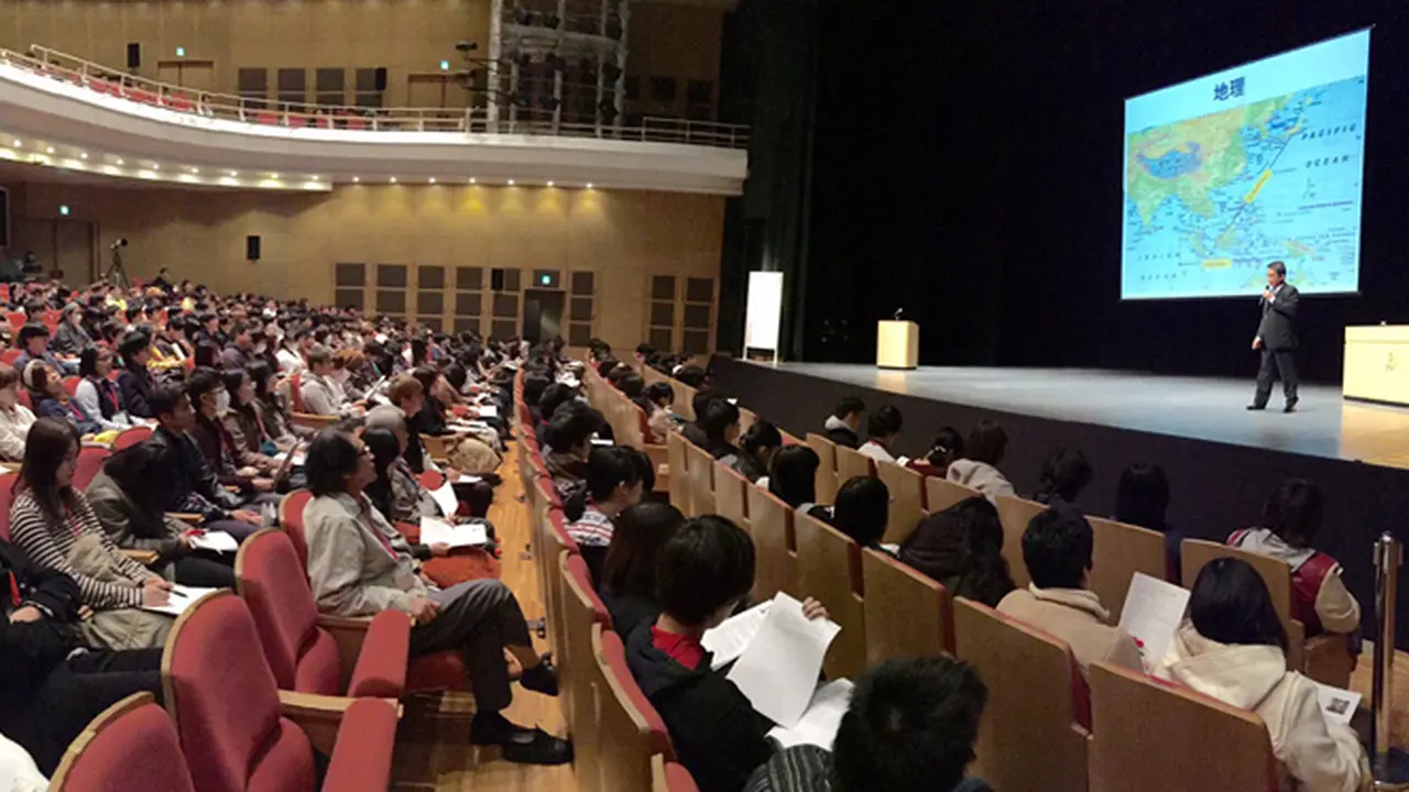 Dubes Yusron Ihza Jadi Dosen Tamu di Osaka Geijutu University