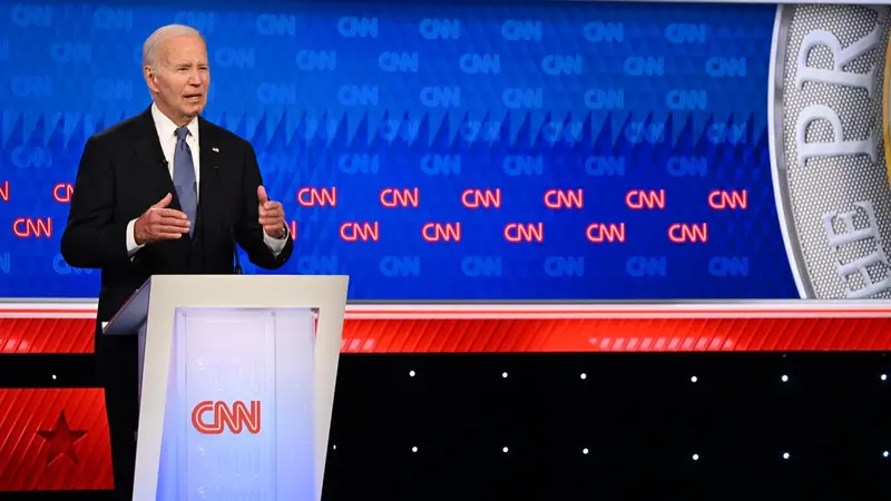 Joe Biden berbicara dalam saat debat calon presiden (capres) yang disiarkan CNN di Atlanta pada 27 Juni 2024. (Lanzoni/CNN)