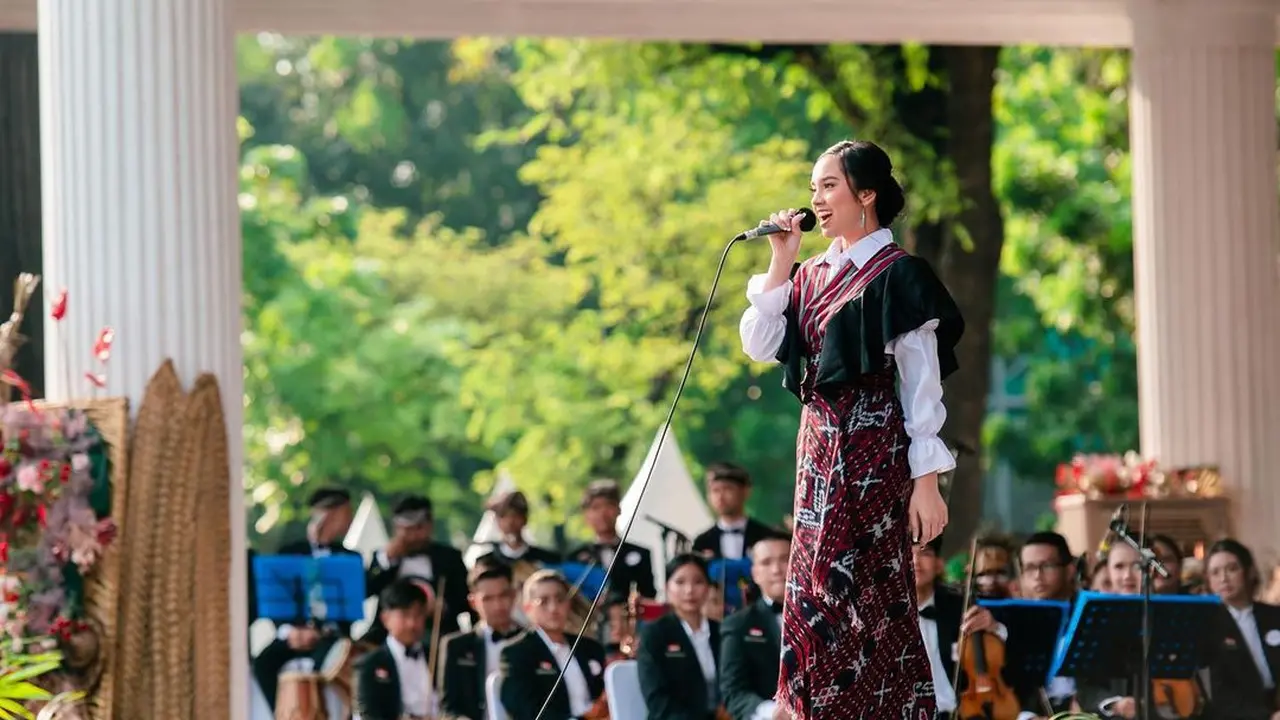 Lyodra Ginting Lantun 3 Lagu Daerah di Istana Negara Rayakan HUT RI ke-77