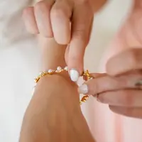 Ilustrasi Gelang Manik Kristal (Credit: Bristekjegor/Freepik)