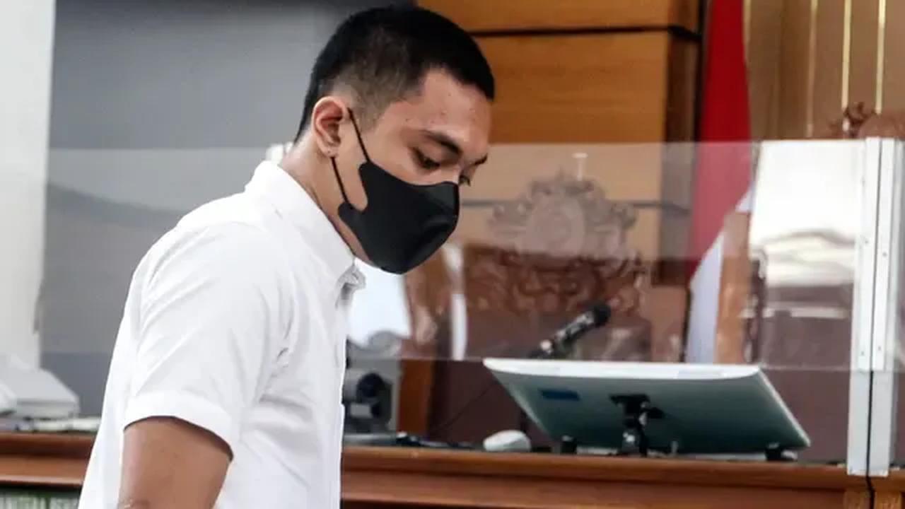 Untuk pembuktian kalau mata seseorang buta dan harus diganti dapat dibuktikan dengan keterangan ahli yang bertanggung jawab di persidangan.
