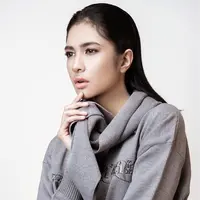 Konsep makeup photoshoot Mikha Tambayong memang selalu mencuri perhatian. (Sumber foto: miktambayong/instagram)