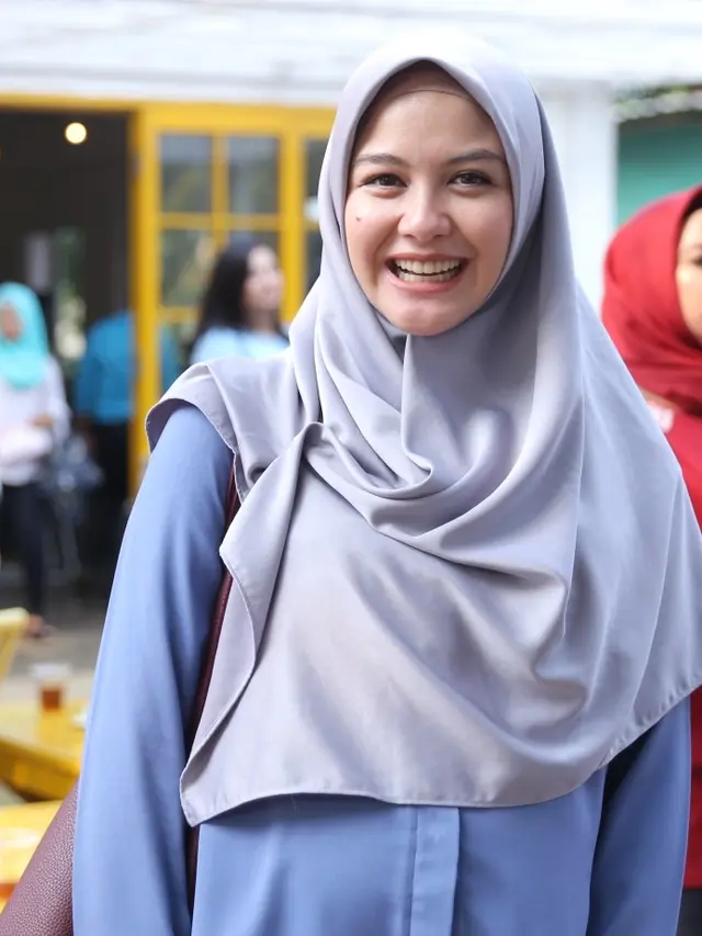 [Fimela] Revalina S Temat