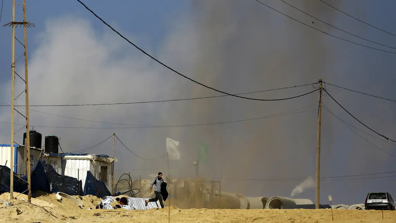 20170207- Israel Serang Hamas di Jalur Gaza-AFP Photo