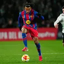 AC Milan Kepincut Bek Tangguh Barcelona Ini