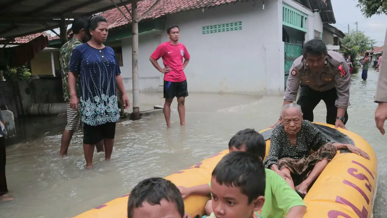 1.400 Rumah Terendam Banjir di Cirebon, Polisi Berlakukan One Way