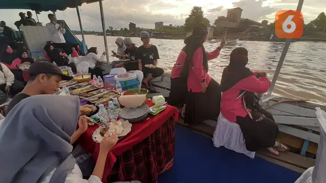Restoran Terapung Kutai Kartanegara