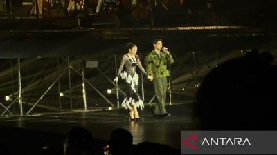 Afgan dan Mahalini Memukau Penonton dengan Duet "Sadis" di Konser Retrospektif