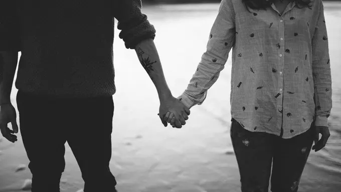 Selalu Memendam Permasalahan? Bikin Penyakit buat Hubungan!