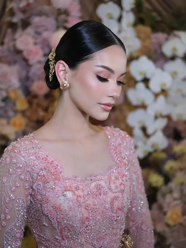 Detail Makeup Alyssa Daguise Saat Siraman, Tampil Glowing dengan Nuansa Pinkish Glam