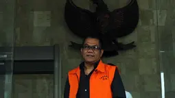 Anggota Komisi III DPRD Banten dari F-PDIP Tri Satya Santoso usai diperiksa KPK, Jakarta, Senin (14/3). Berkas penyidikan tersangka suap pembahasan Perda pembentukan Bank Pembangunan Daerah Banten itu akan P-21 dalam minggu ini (Liputan6.com/Helmi Afandi)