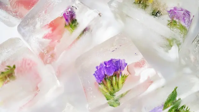 Tips atasi jerawat membandel dengan es batu