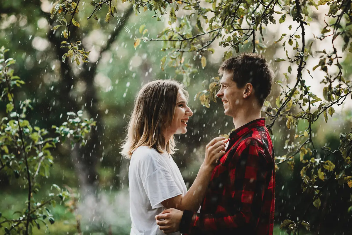 pasangan cinta