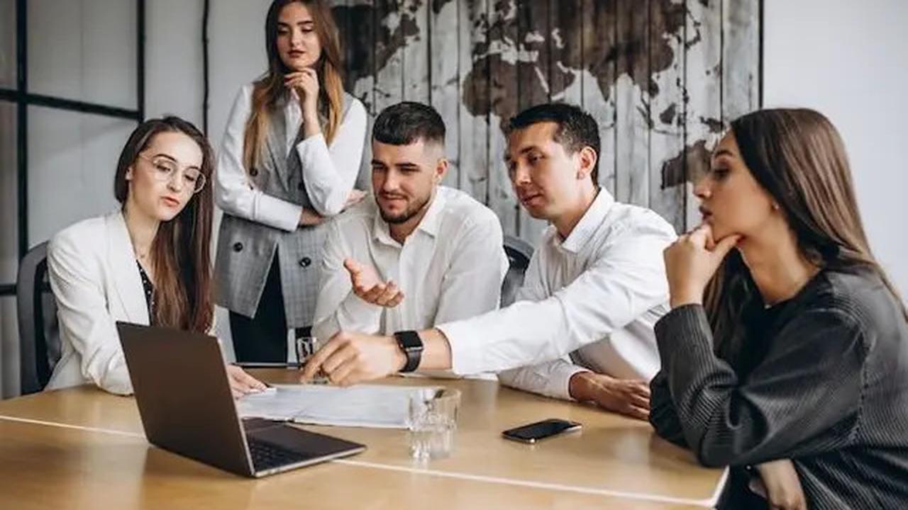 5 Sikap Positif untuk Menciptakan Kebahagiaan di Setiap Fase Kehidupan