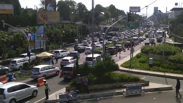 NEWS FLASH: Malam Tahun Baru, Jalur Menuju Puncak Ditutup 12 Jam