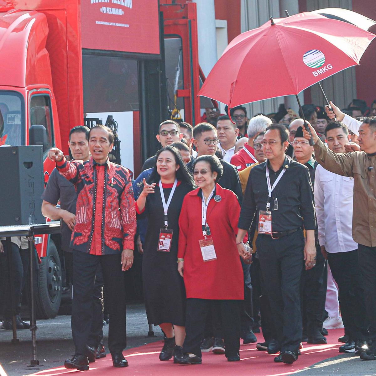 Kemesraan Megawati dan Jokowi di Rakernas IV PDIP