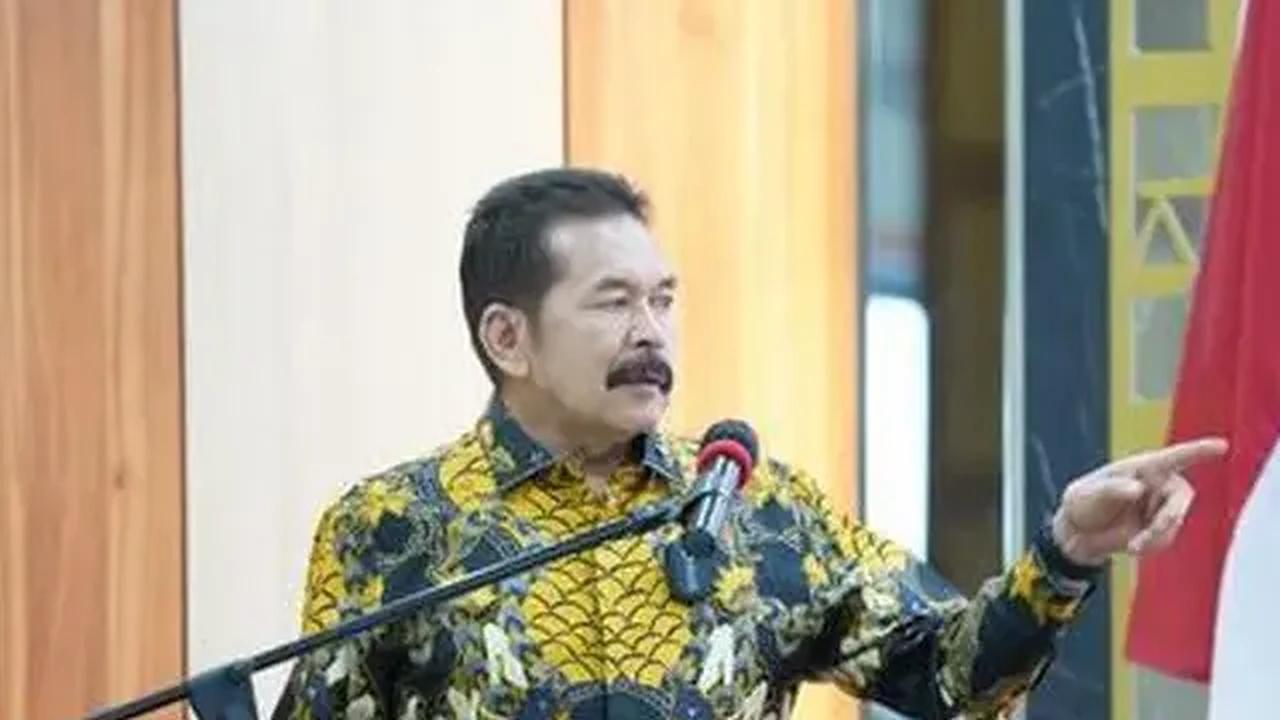Jaksa Agung menegaskan Kejaksaan memiliki sikap netral. Hal ini selaras dengan poin ketujuh Perintah Harian Jaksa Agung tahun 2023 untuk senantiasa menjaga netralitas personel dalam menyongsong pemilu serentak 2024.