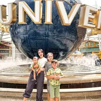 Momen seru Jessica Iskandar dan keluarganya berlibur ke Singapura (Instagram/ inijedar).