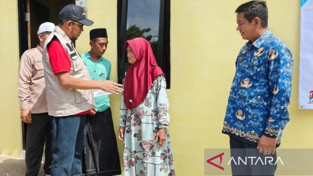 Pemkab Sumenep Salurkan Bantuan RTLH Rp30 Juta untuk 80 Keluarga Miskin