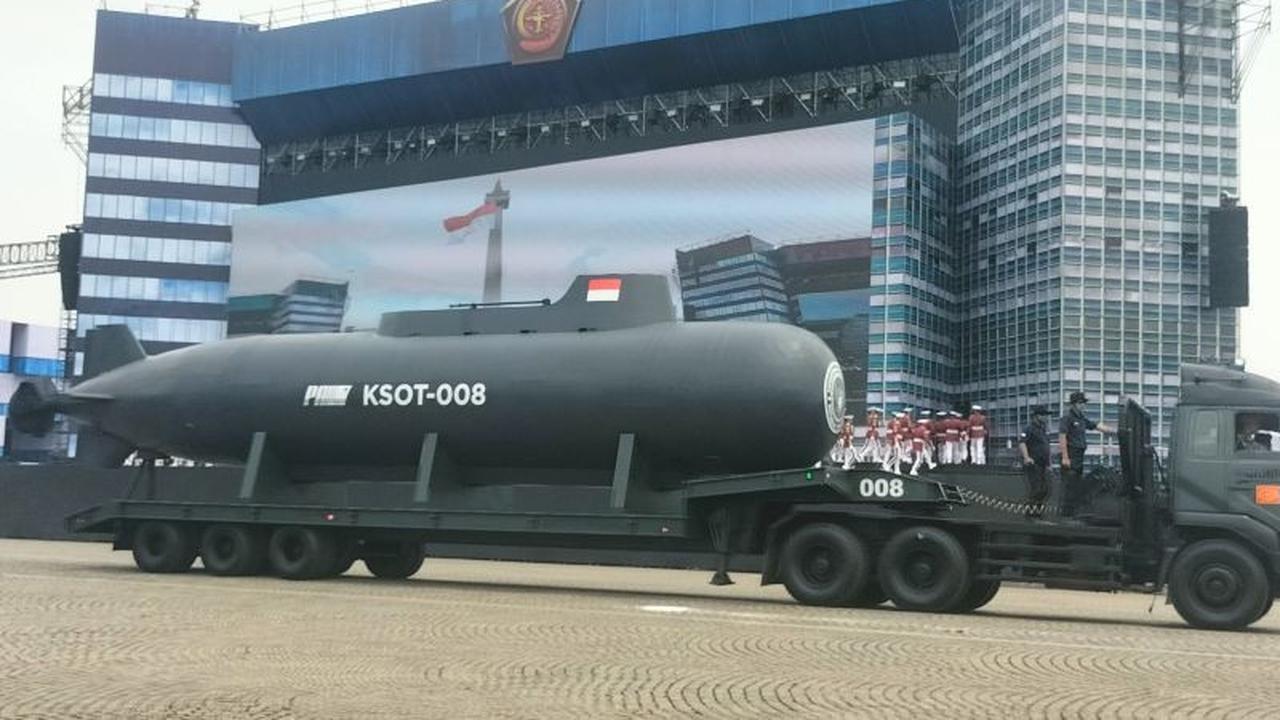 KSOT-008: Kapal Selam Tanpa Awak TNI Buatan Lokal Debut di HUT ke-80, Apa Keunggulannya?