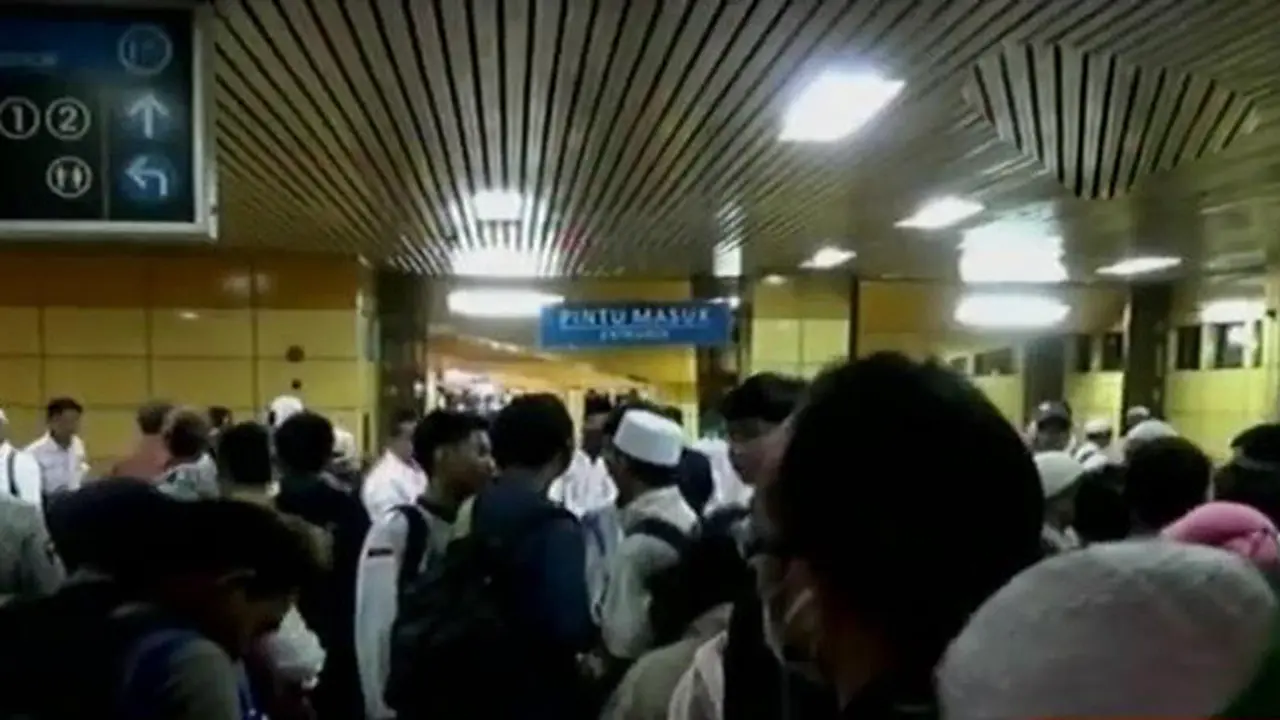  Massa Aksi 313 Bubarkan diri