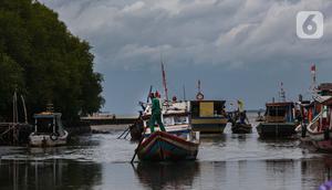 Badan Meteorologi, Klimatologi dan Geofisika (BMKG) memantau tiga bibit siklon tropis berada di wilayah Indonesia, yaitu 91S, 94S dan 93P. (Liputan6.com/Angga Yuniar)
