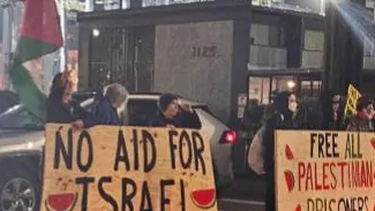 Ratusan Aktivis Duduki Pelabuhan AS, Cegat Kapal Bermuatan Senjata yang Dikirim ke Israel