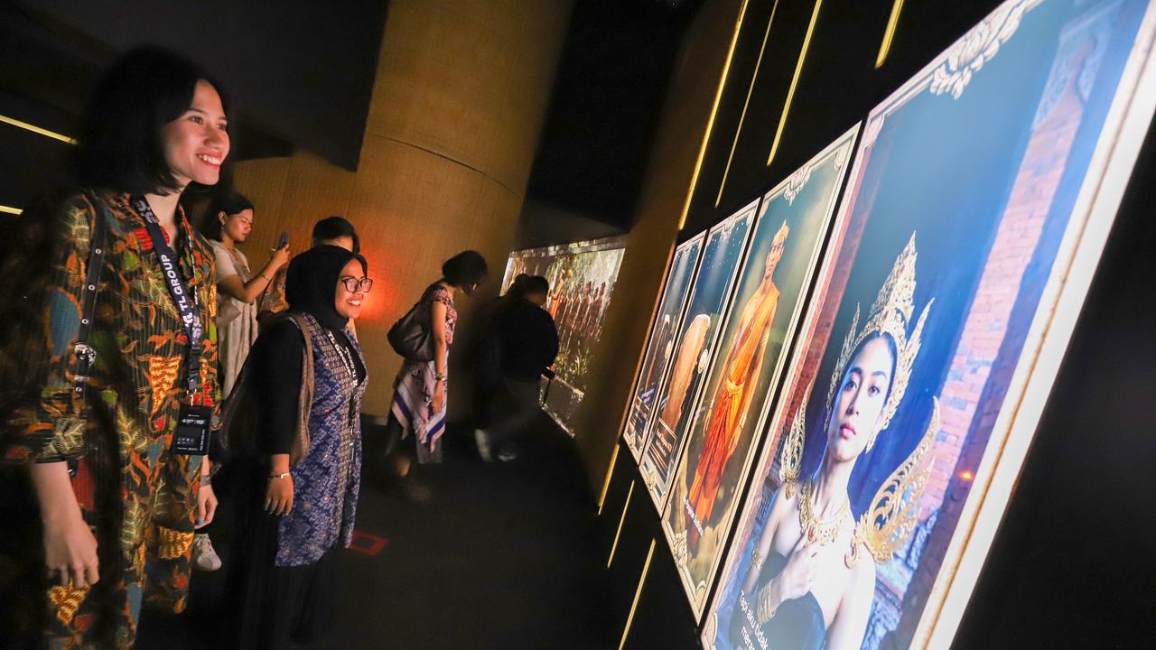 Menyusuri Sejarah Borobudur Lewat Teknologi Imersif