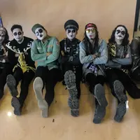 Grup band Kuburan di acara Intimate Interview Facebook Live di KLY Office Menteng, Jakarta Pusat, Rabu (6/11/2019). (Liputan6.com/Andika Zulfikar)