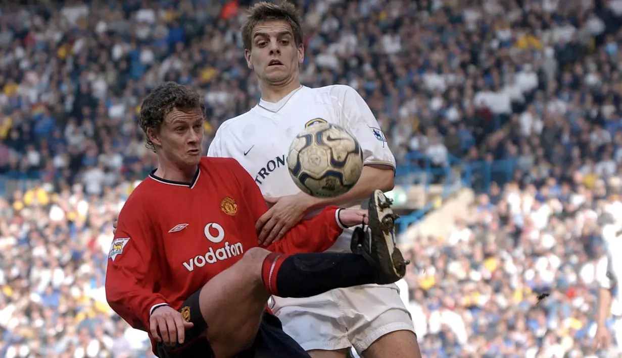 Ole Gunnar Solskjaer. Striker Norwegia yang kini berusia 42 tahun dan telah pensiun pada Agustus 2007 bersama Manchester United ini mampu mencetak 17 gol dari 80 laga saat menjadi pemain pengganti di Liga Inggris hanya bersama Manchester United, mulai 1996/1997 hingga 2006/2007. (AFP/Paul Barker)