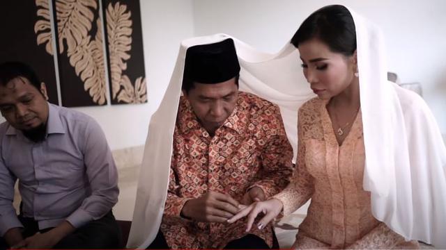 7 Potret Akad Nikah Kiwil dan Eva Belisima, Penuh Kebahagiaan