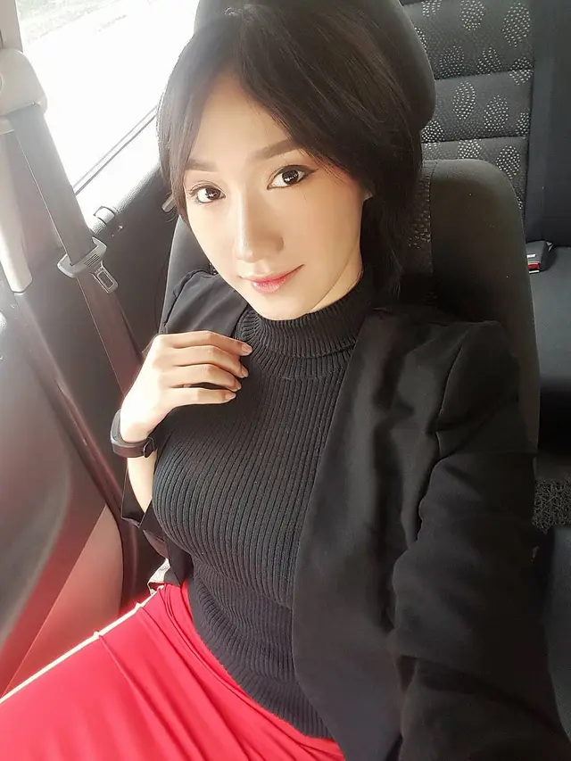 Sering Jadi Cosplayer, Ini 7 Potret Lola Zieta Saat Tampil Kasual