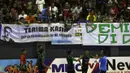 Pemain Vamos Mataram merayakan kemenangan atas Antam Jakarta dalam laga Seri III Grup B Wilayah Timur Pro Futsal League 2016 di GOR 17 Desember, Mataram, NTB, Minggu (13/3/2016). (Bola.com/Arief Bagus)