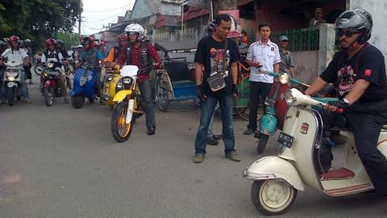 Naik Vespa, presiden PKS sapa warga Lampung