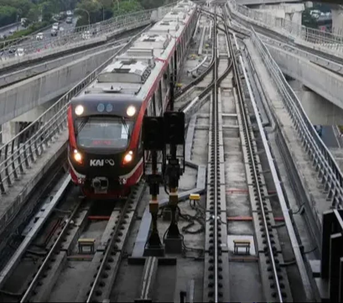 "Kondisi keausan roda yang sudah memasuki masa pembubutan mengharuskan sejumlah trainset untuk dilakukan perawatan agar keamanan perjalanan tetap terjaga," ujar Kuswardoyo.