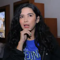 Sekitar setahun silam Dinda Kanya Dewi memutuskan untuk tinggal di Bali. Belum memiliki tanggungan dan ingin suasana berbeda, menjadi salah satu alasannya meninggalkan Ibu Kota. (Deki Prayoga/Bintang.com)