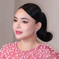 Intip pesona Amanda Manopo dipulas pinkish fresh makeup di premiere film Caper (@jooehair)