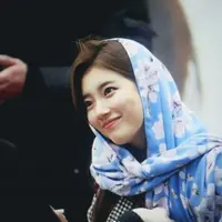 Suzy mengenakan hijab. (Instagram/suzyforver)