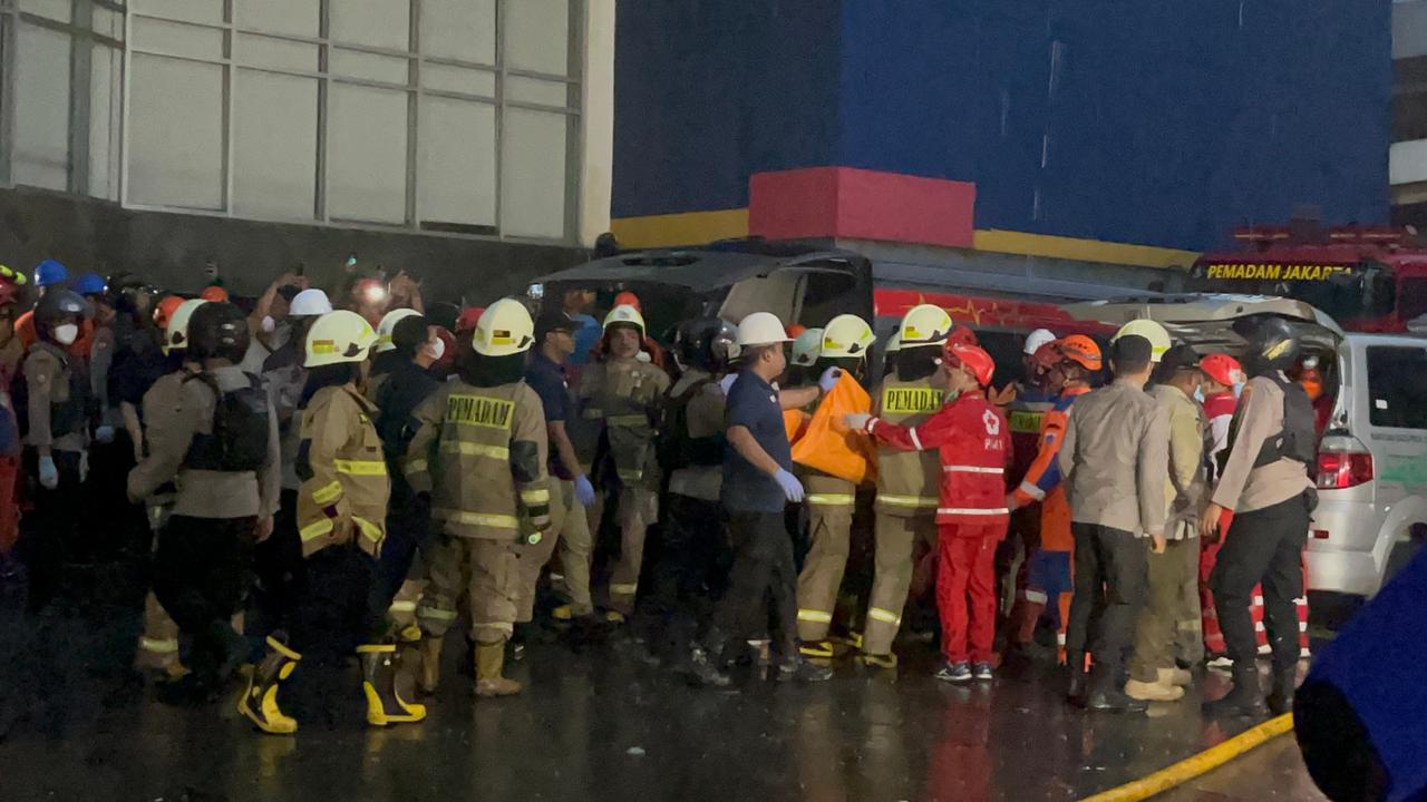 Pencarian 14 Orang Dilaporkan Hilang Masih Berlanjut, Sembilan Saksi Diperiksa Terkait Kebakaran Glodok Plaza