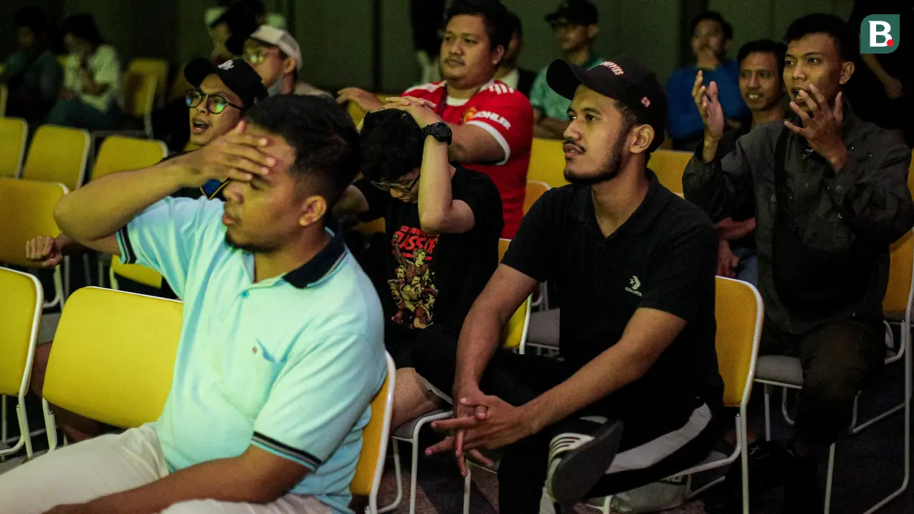 Foto: United Indonesia Jakarta Kecewa Berat usai MU Ditumbangkan Arsenal saat Roaring Night Liga Inggris