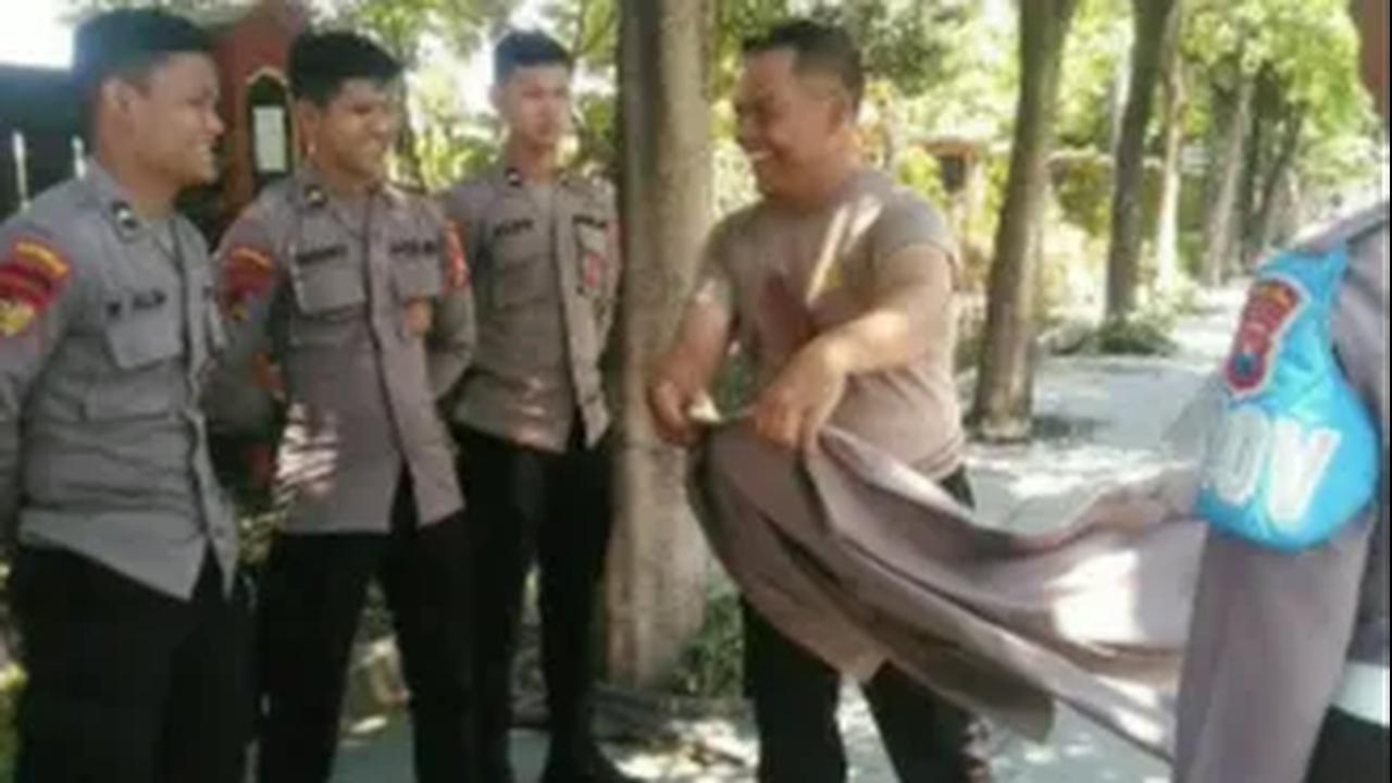Banjir Pujian<br>