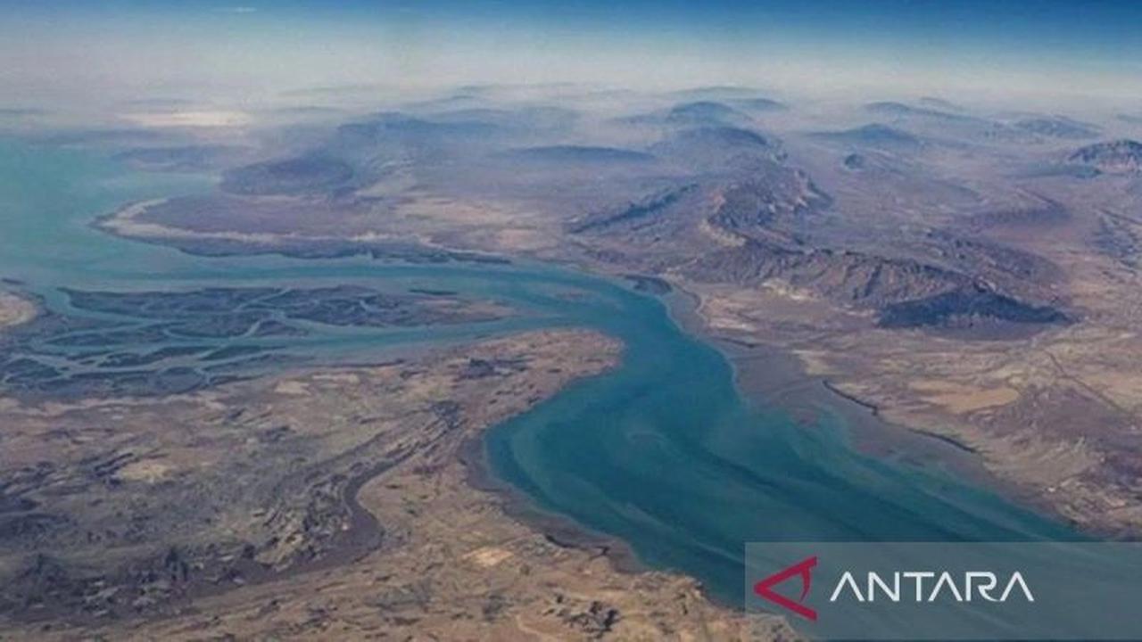 Iran Izinkan Sejumlah Negara Lintasi Selat Hormuz di Tengah Ketegangan Regional