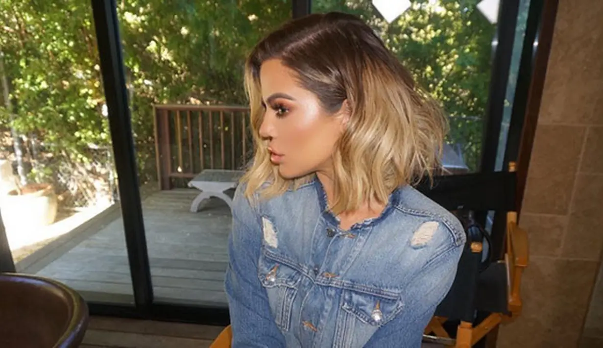 Belum terungkap dari Khloe sendiri, namun dari beberapa foto yang diunggahnya, publik sangat yakin bahwa Khloe kini tengah berbadan dua. Selain itu, di tengah kehamilannya, justru Khloe merasakan sebuah kekhawatiran. (Instagram/khloekardashian)