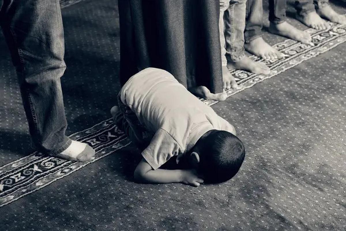 Sujud Seperti Ini akan Dapat 8 Anugerah dalam Hidupnya, Rezeki Melimpah hingga Penjagaan dari Hal Buruk Kata UAH