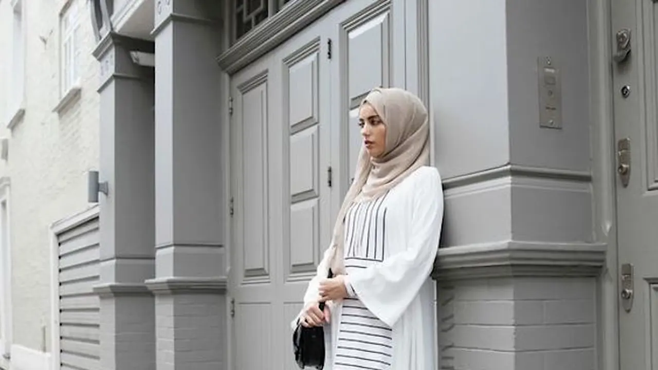 [Bintang] Busana kantor hijab