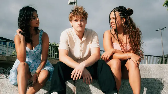 Memperluas Jaringan Pertemanan